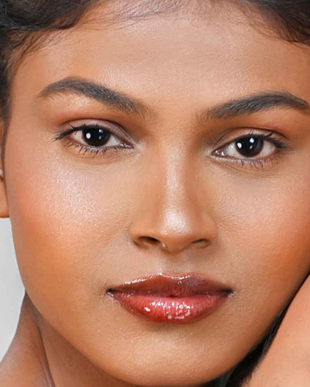 Truly Glossy- Plumping Lip Gloss (Buy Any 3)