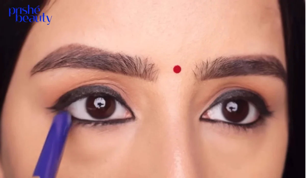 How to Create a Soft Smokey Eye Using Kajal
