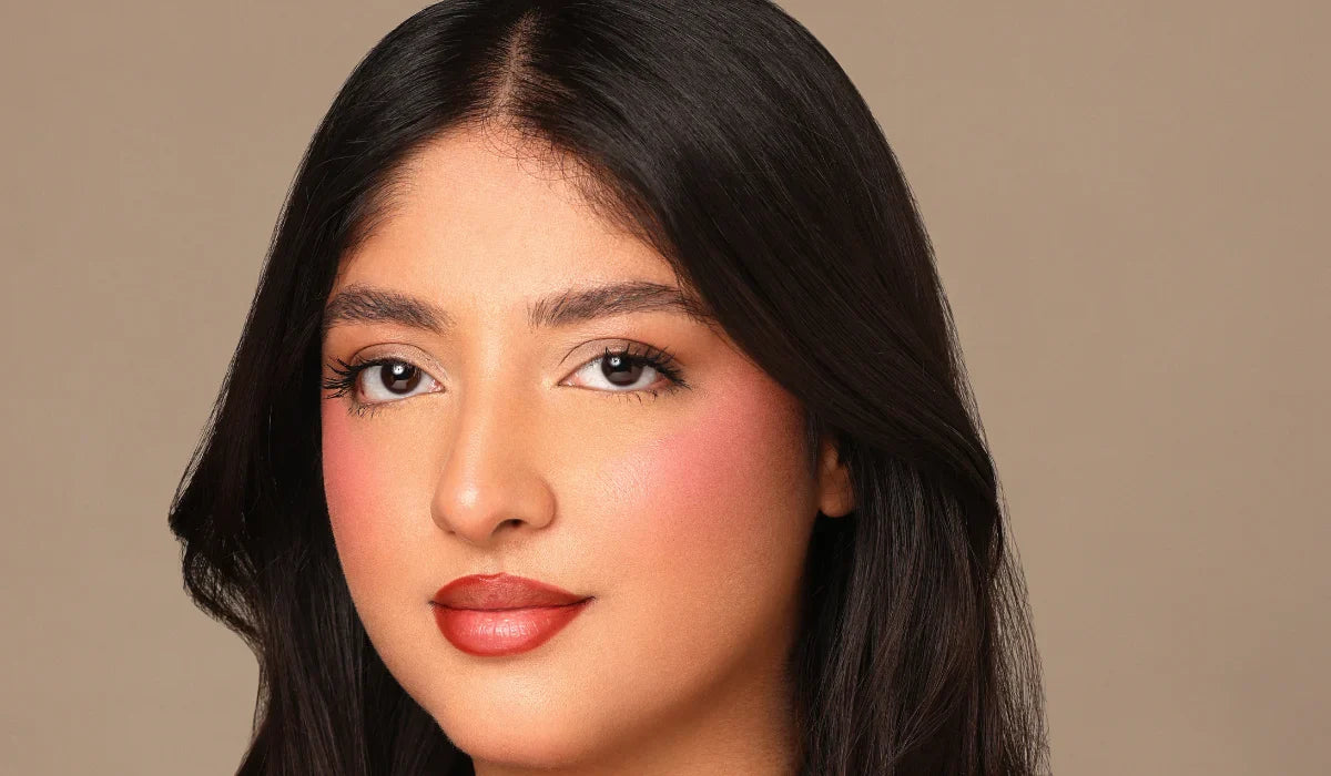 Lip Pairings Cheatsheet showing lipstick, lip liner, and gloss combinations for perfect lip makeup.